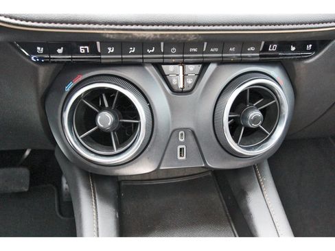 Used 2022 Chevrolet Blazer Premier w/ Enhanced Convenience Package FWD image 26