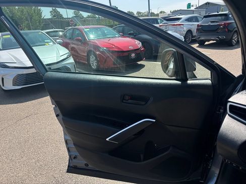 Used 2025 Toyota Corolla Cross AWD Hybrid image 43