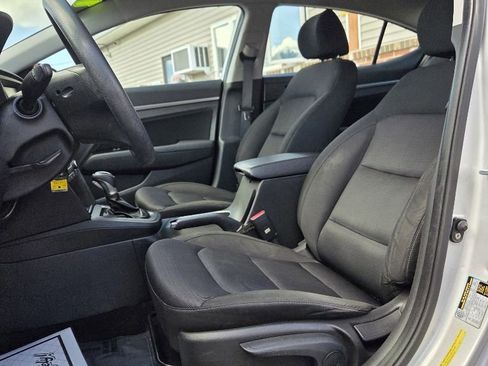 Used 2018 Hyundai Elantra SEL FWD image 10