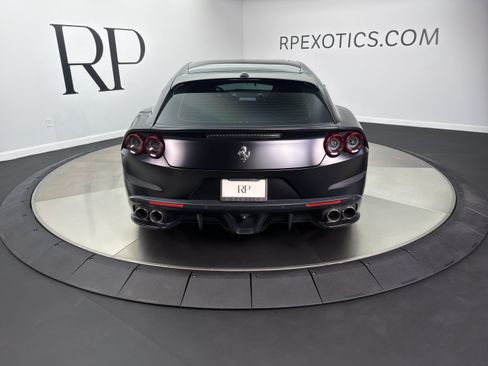 Used 2018 Ferrari GTC4Lusso T RWD image 8