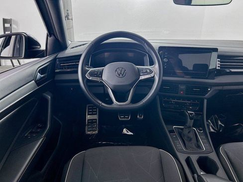 Certified 2025 Volkswagen Jetta Sport FWD image 21