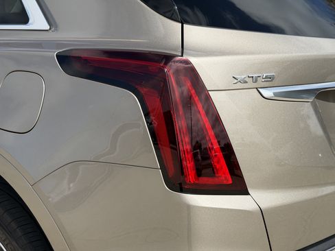 Certified 2023 Cadillac XT5 Premium Luxury w/ Technology Package image 9