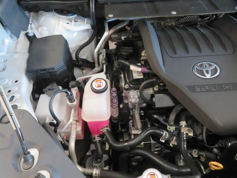 Used 2023 Toyota Highlander XLE FWD image 62