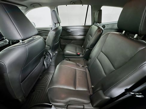 Used 2021 Honda Pilot Touring image 29