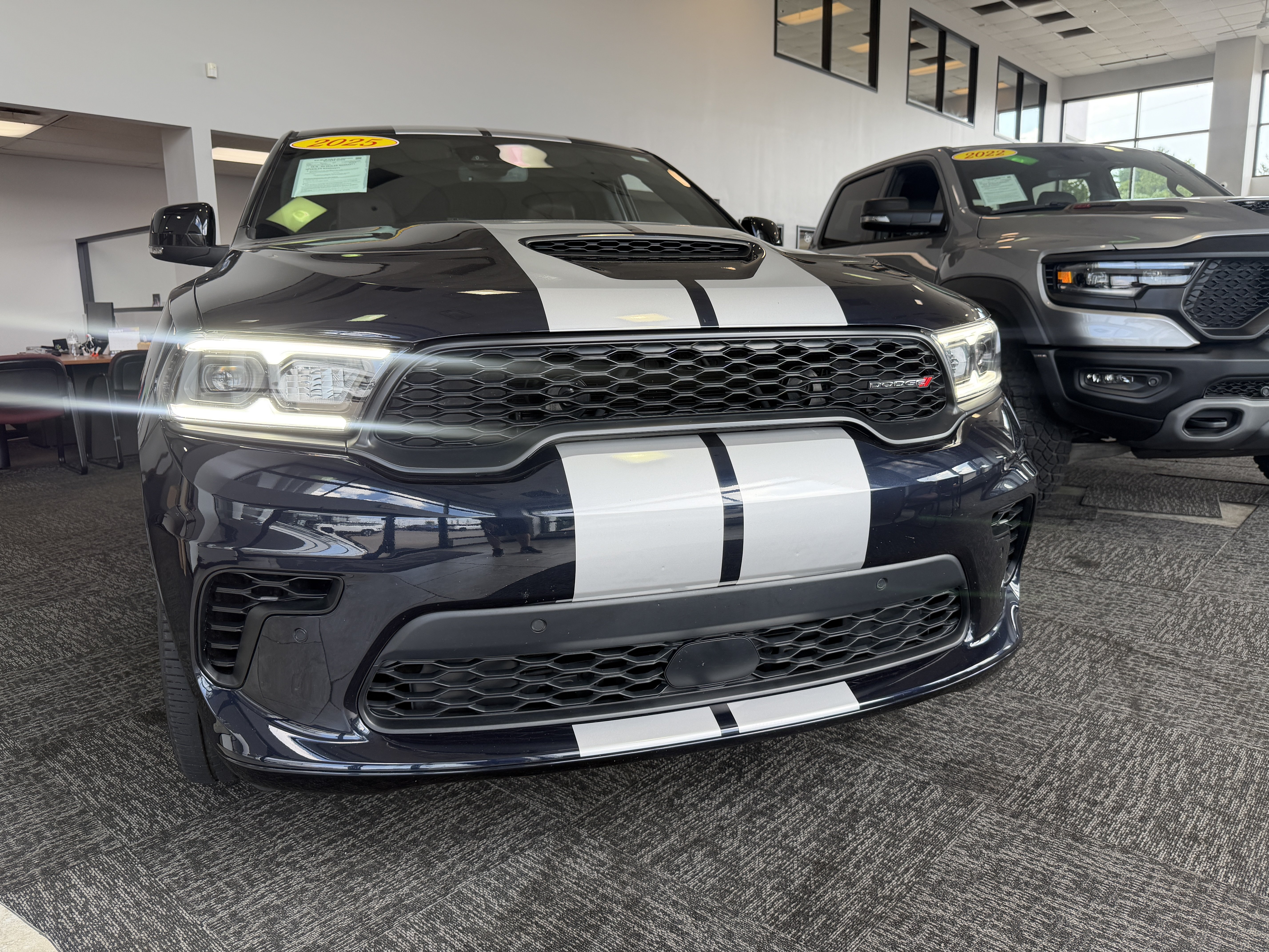 Used 2025 Dodge Durango R/T AWD/4WD image 17