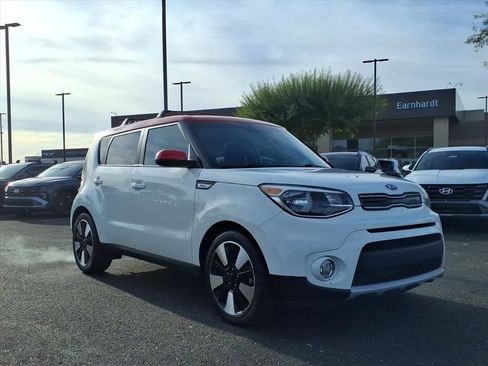 Used 2019 Kia Soul + image 8