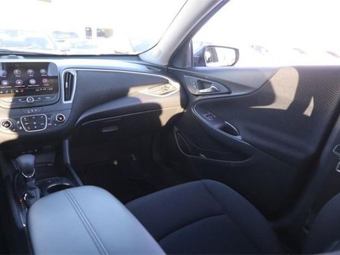 Used 2024 Chevrolet Malibu LT image 24