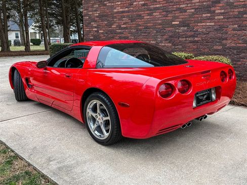 Used 2004 Chevrolet Corvette Coupe w/ Roof Package image 6