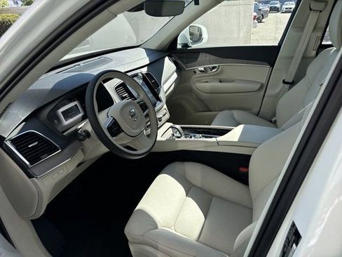 New 2025 Volvo XC90 T8 Plus w/ Protection Package Premier AWD/4WD image 12