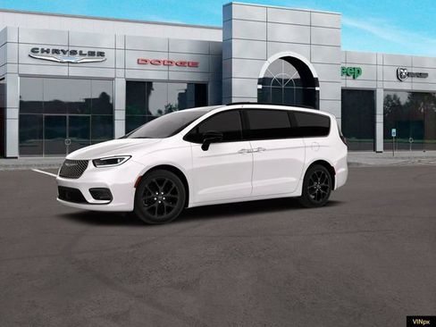 New 2026 Chrysler Pacifica Limited AWD/4WD image 2