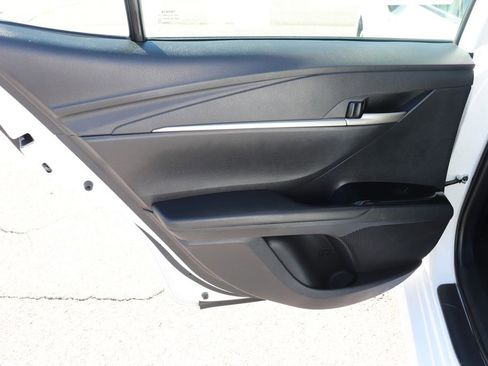 Used 2025 Toyota Camry LE image 11