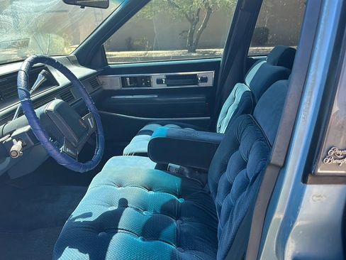 Used 1990 Oldsmobile 88 Royale Brougham image 32