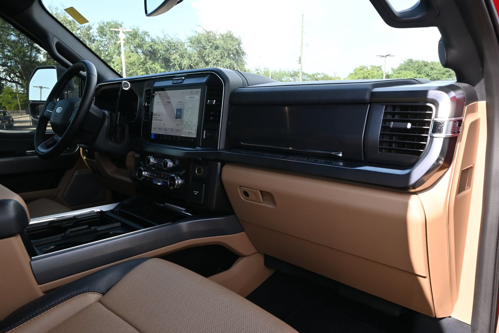 Used 2025 Ford F350 Lariat w/ Tremor Off-Road Package AWD/4WD image 24