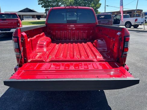 Used 2025 Nissan Frontier SV AWD/4WD image 8