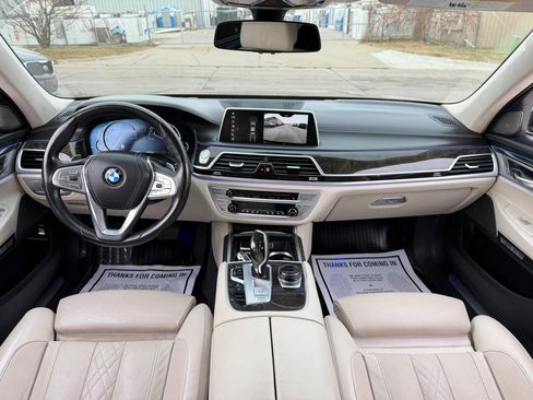 Used 2018 BMW 750i xDrive image 19