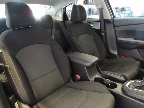 Used 2024 Kia Forte LXS image 6