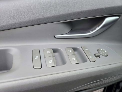 Used 2023 Hyundai Elantra SEL w/ Convenience Package image 35