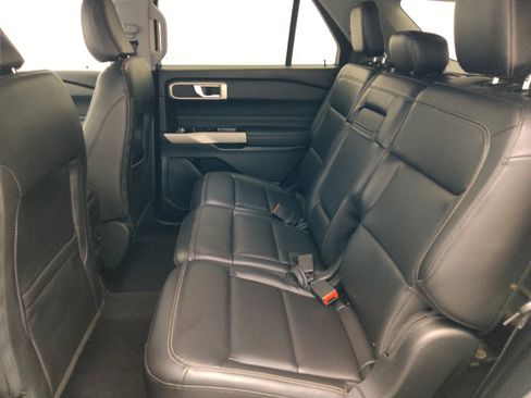 Used 2024 Ford Explorer XLT w/ Equipment Group 202A RWD image 18