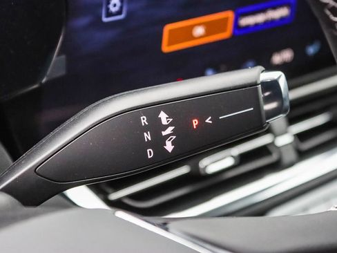 New 2026 Chevrolet Equinox EV LT image 16