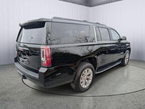 Used 2020 GMC Yukon XL SLT image 3