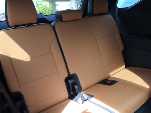 New 2027 Chevrolet Traverse Z71 w/ Enhanced Driving Package AWD/4WD image 23