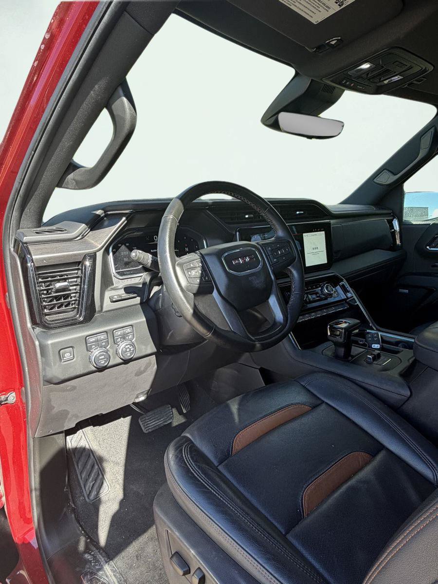 Used 2024 GMC Sierra 1500 AT4 w/ Technology Package AWD/4WD image 9