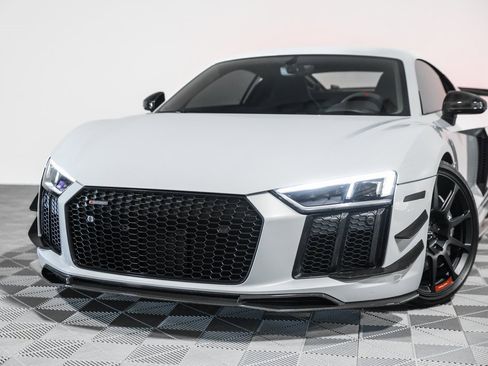 Used 2018 Audi R8 V10 plus w/ Full Leather Package image 10
