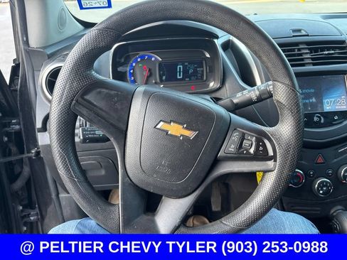 Used 2015 Chevrolet Trax LS FWD image 12
