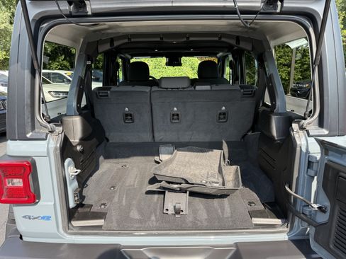 Used 2024 Jeep Wrangler Unlimited AWD/4WD image 16