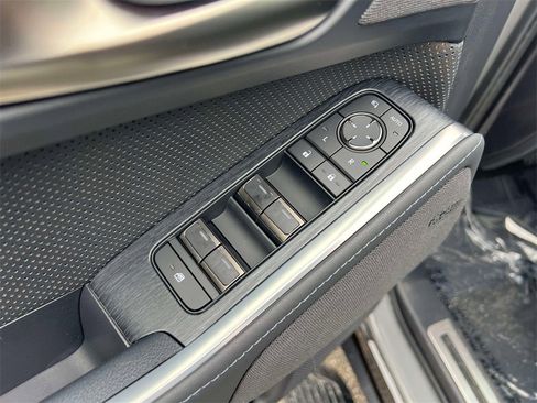 Used 2024 Lexus GX 550 w/ Accessory Package (2T) image 18