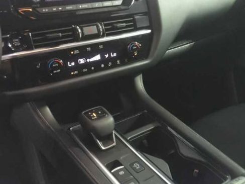 Used 2025 Nissan Pathfinder SV AWD/4WD image 3
