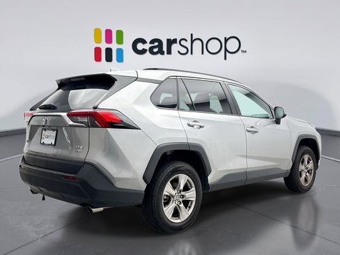 Used 2022 Toyota RAV4 XLE AWD/4WD image 5