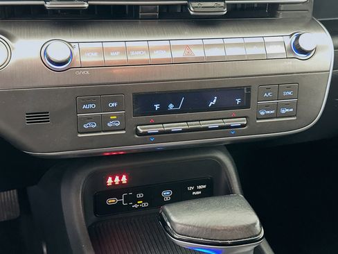 Used 2024 Hyundai Kona SEL image 23