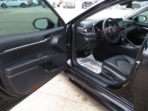 Used 2022 Toyota Camry TRD w/ TRD Package w/JBL Audio FWD image 10