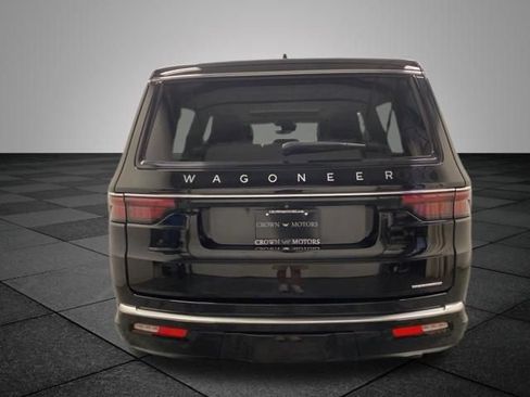 Certified 2024 Jeep Wagoneer L Series III w/ Premium Group I AWD/4WD image 5