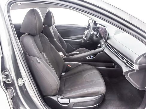 Used 2024 Hyundai Elantra SEL FWD image 31