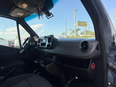 Used 2019 Mercedes-Benz Sprinter 170 image 15