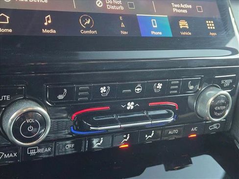 Used 2024 Jeep Grand Cherokee L Overland w/ Trailer Tow Package image 9