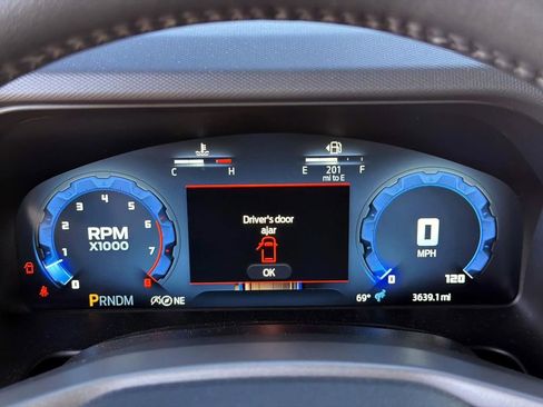 Used 2025 Ford Bronco Badlands image 26