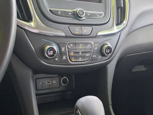 Used 2024 Chevrolet Equinox LT AWD/4WD image 24