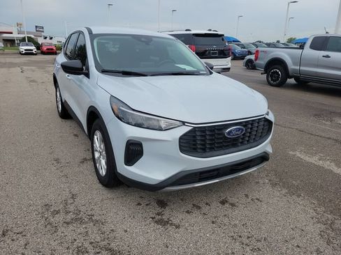 Certified 2026 Ford Escape Active w/ Cold Weather Package FWD image 7