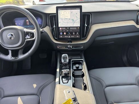 New 2026 Volvo XC60 B5 Plus AWD/4WD image 27