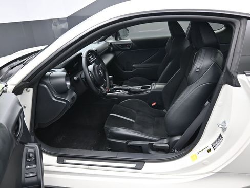 Certified 2023 Toyota GR86 Premium w/ ALL Weather Mat Package (TMS) image 9