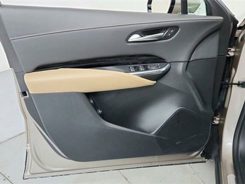 Certified 2023 Cadillac XT4 Luxury w/ Cold Weather Package image 11