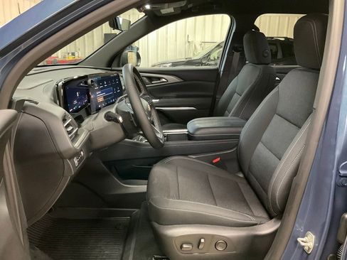 Certified 2026 Chevrolet Traverse LT w/ Driver Confidence Package image 10