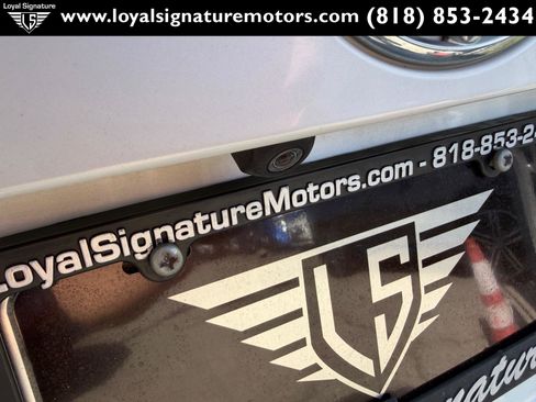 Used 2018 Toyota C-HR XLE image 9