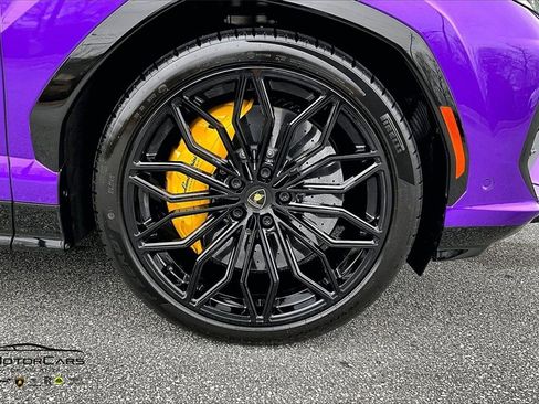 Used 2025 Lamborghini Urus SE image 32