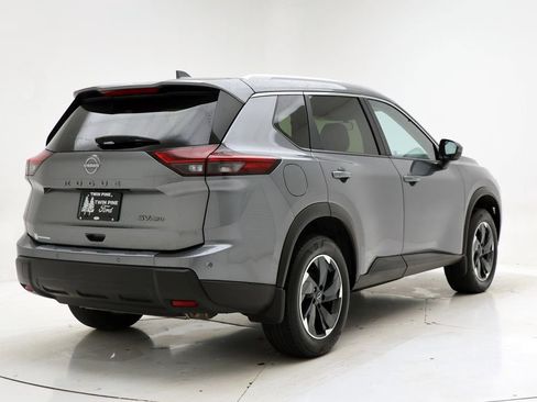 Used 2024 Nissan Rogue SV w/ SV Premium Package AWD/4WD image 9