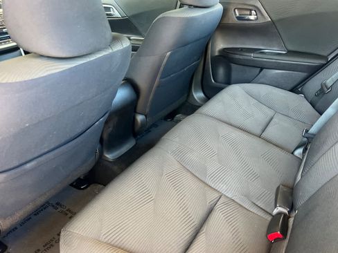 Used 2015 Honda Civic SE image 4
