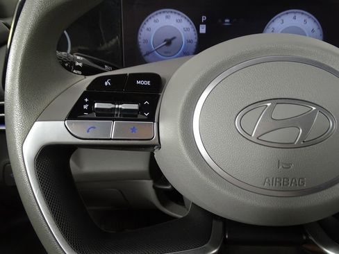 Used 2024 Hyundai Elantra SEL image 23